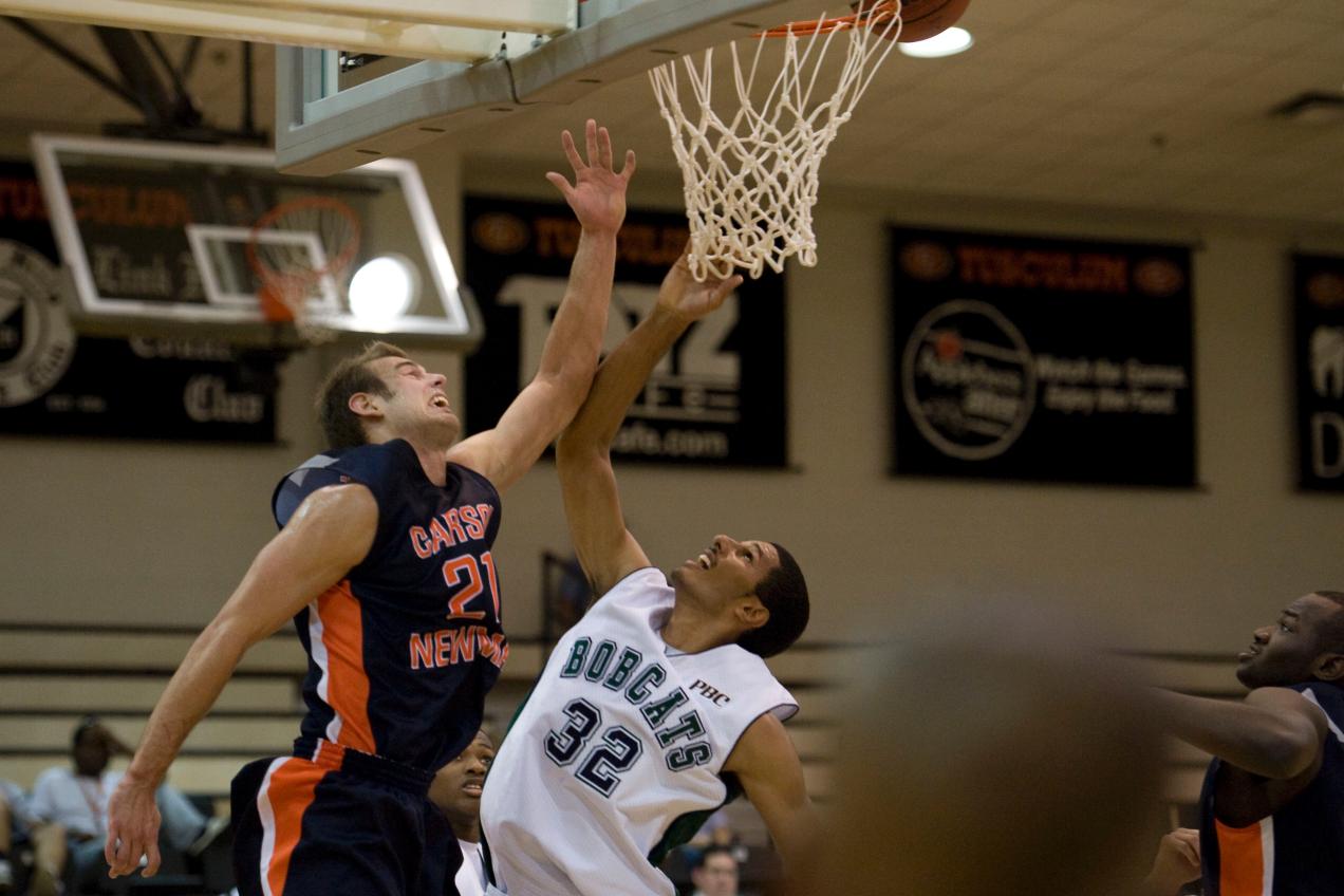 Cold-Shooting Eagles Fall to Georgia College at Pioneer Classic