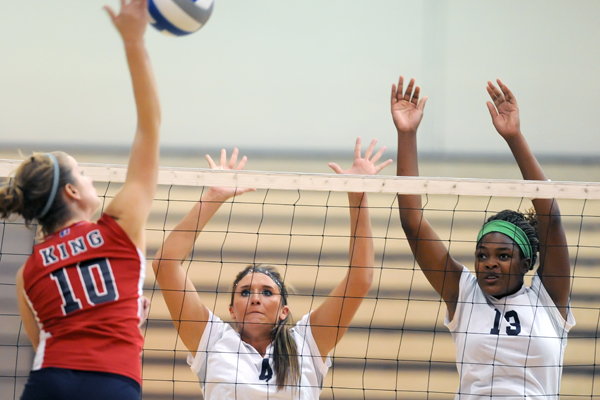 Carson-Newman Volleyball Defeats King, 3-2, In 2009 Home Finale Tuesday