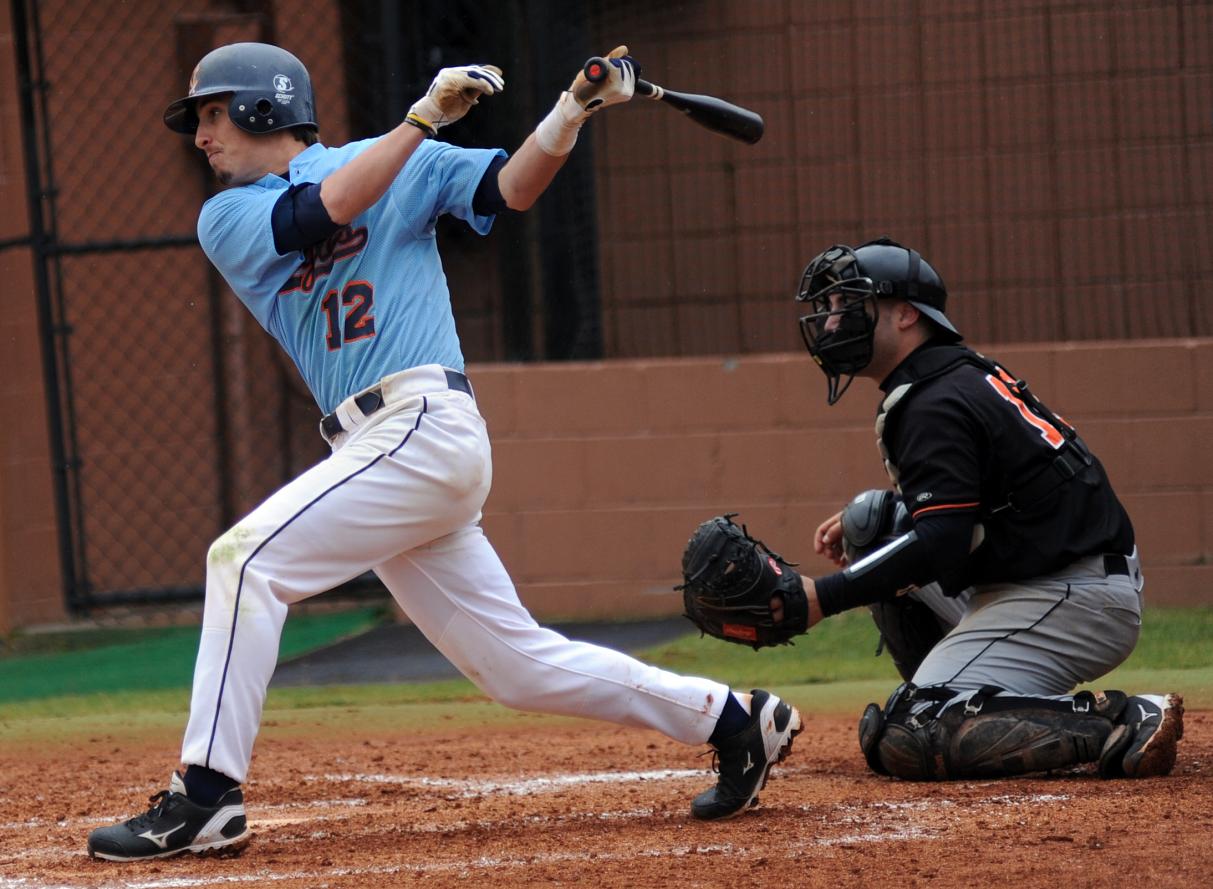 Eagles Split Saturday Doubleheader at Mars Hill