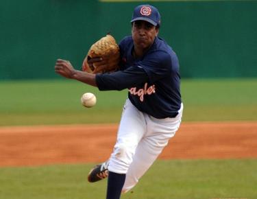 Southpaws shine in doubleheader sweep of Bears