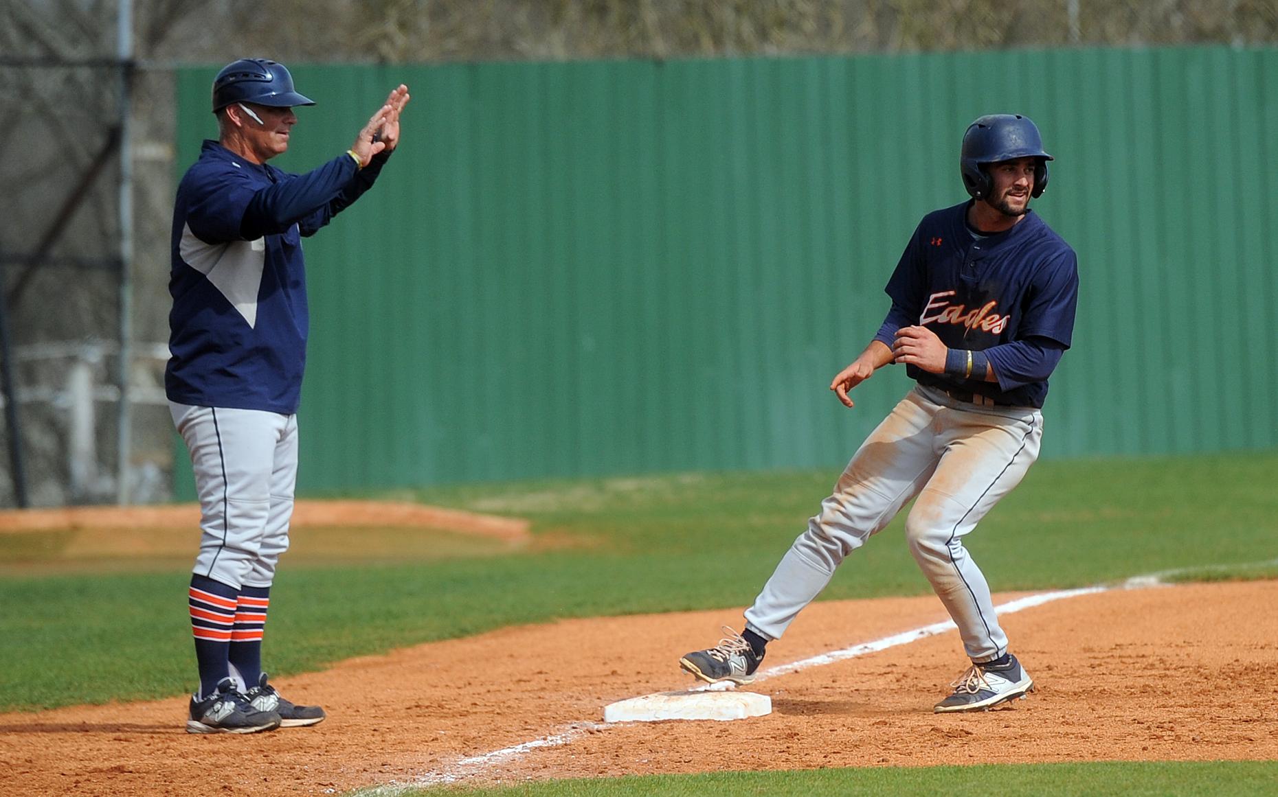 Griffin adds Haeberle and Roberts to baseball&rsquo;s coaching staff