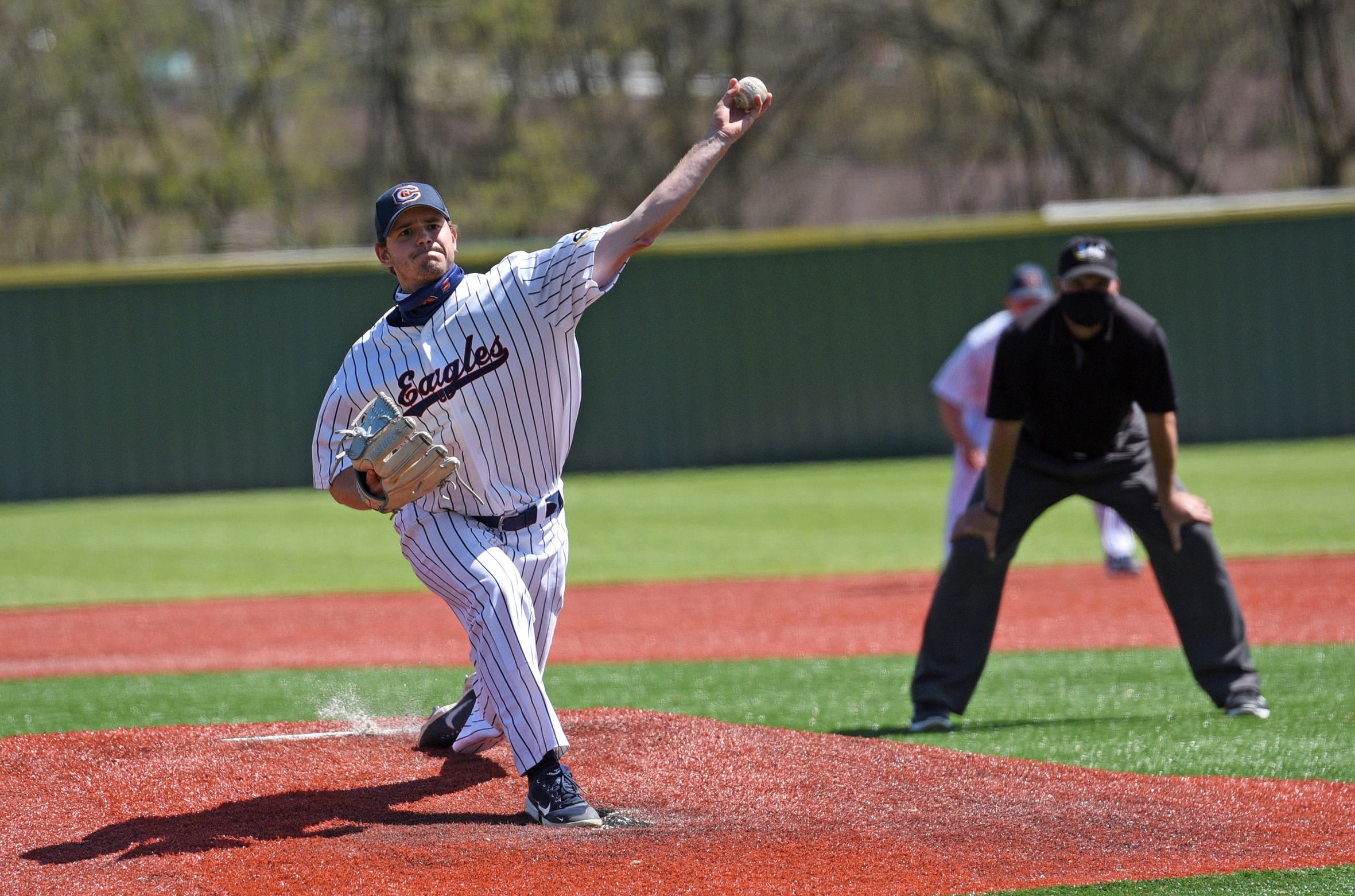 Coles, lightning lumber lead C-N to series win