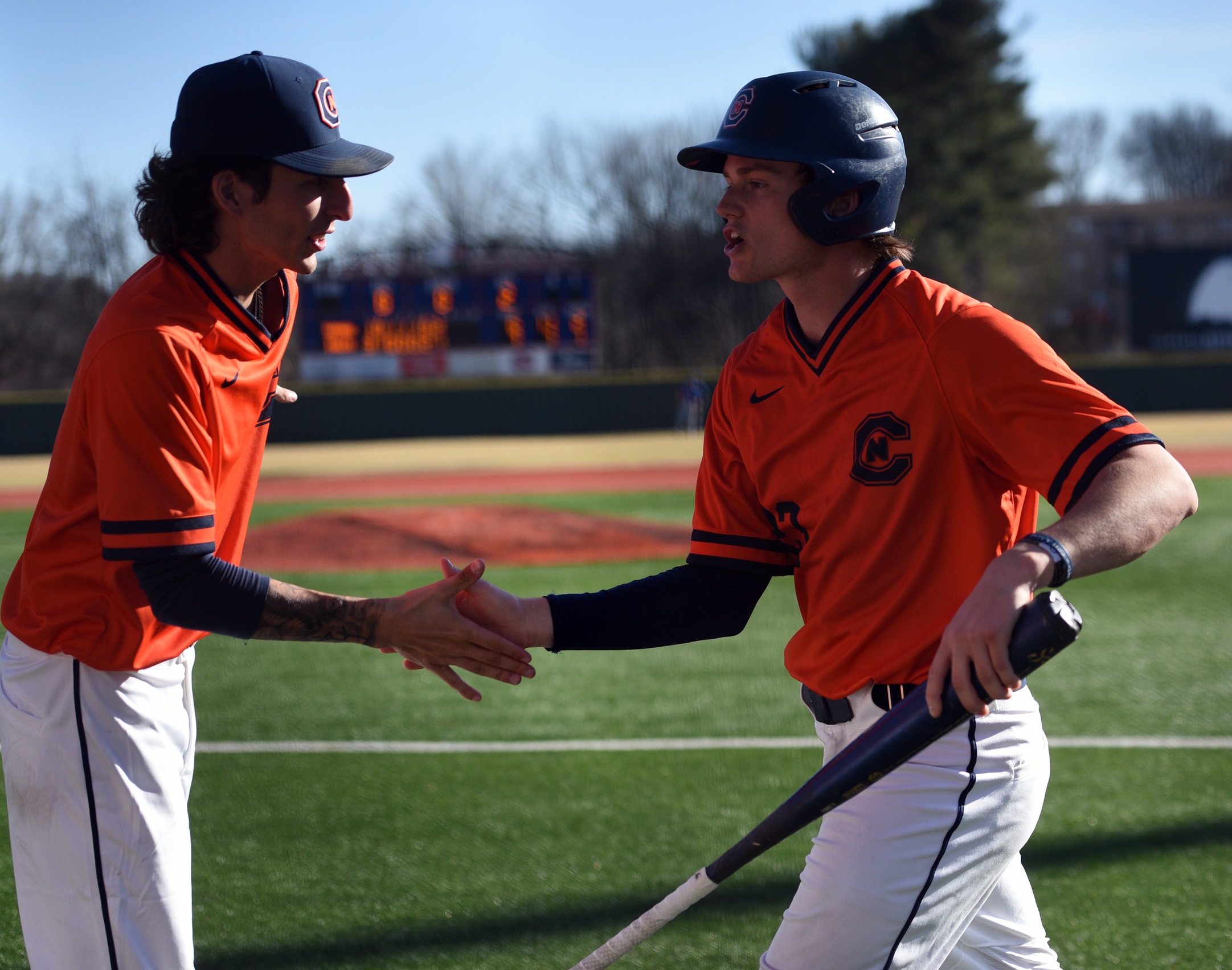 Team Orange wins marathon game four to even Fall World Series