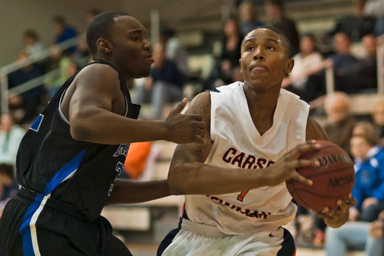 Eagles fall to hot-shooting Pioneers, 78-72