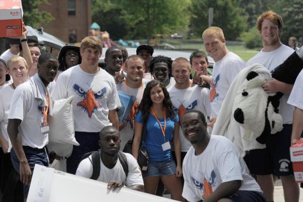 Lending a Hand: Eagles become 165-man moving crew for new students