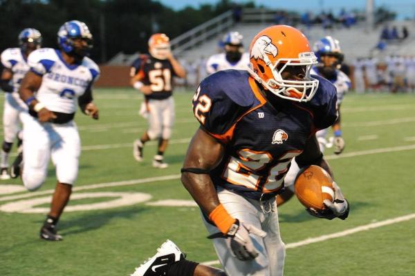 No. 20 Eagles overwhelm Fayetteville State, 56-7