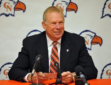 Sparks to announce Slade as new defensive coordinator with press conference Monday