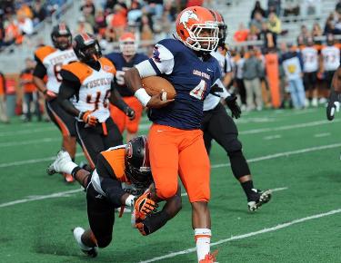 Sparks looks to catch Bear in rivalry game at Tusculum