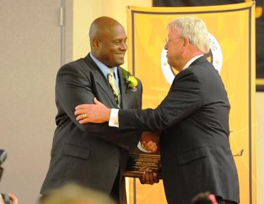 Clowney joins SAC Hall of Fame