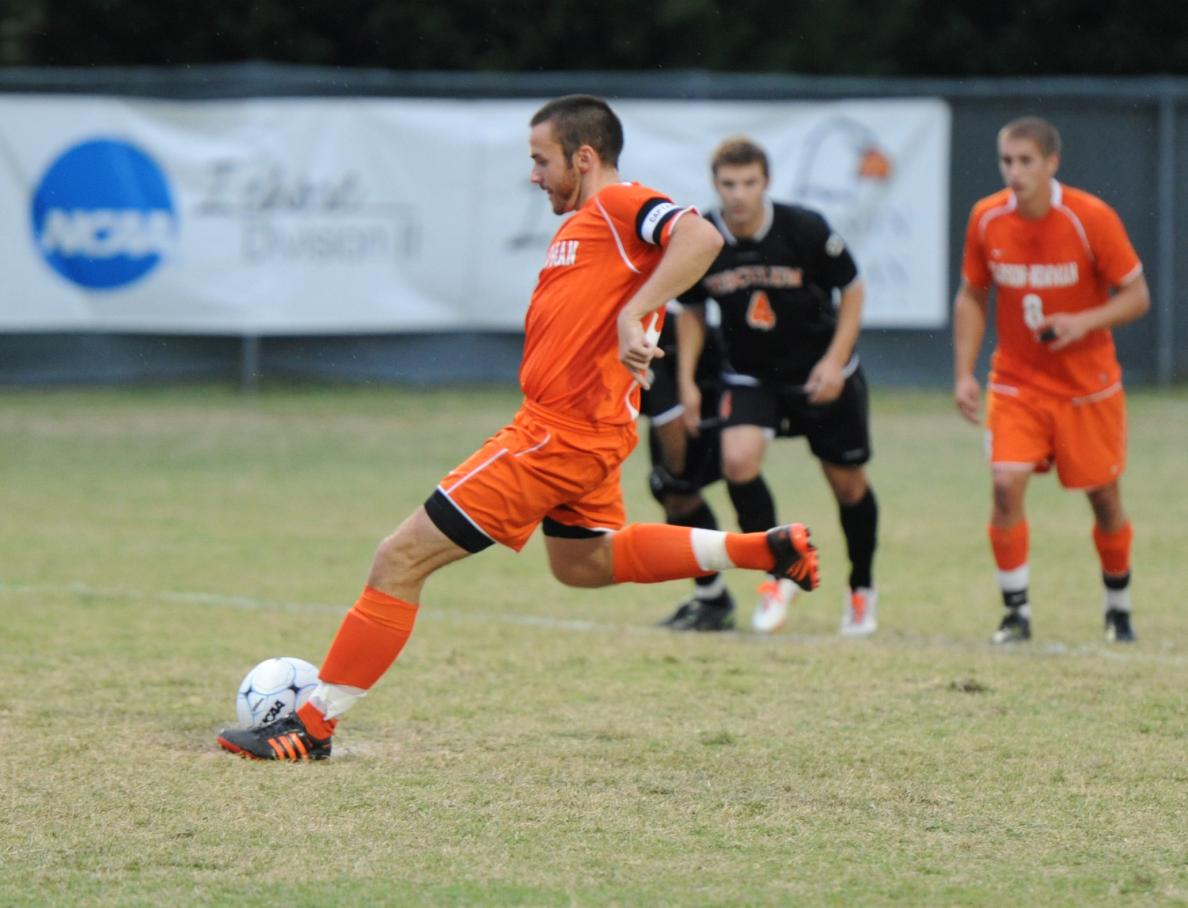 Wingate Shuts Out Eagles, 6-0