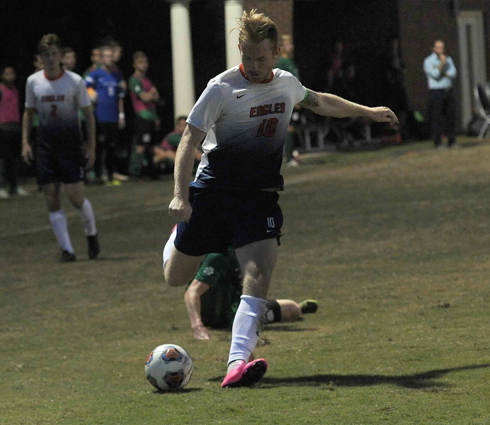 Early Deficit Too Much for Eagles to Overcome at Lenoir-Rhyne