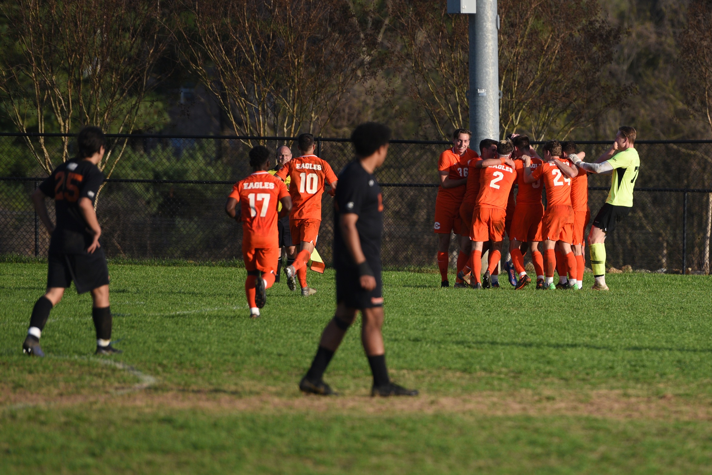Second-half scoring surges Eagles past Pioneers