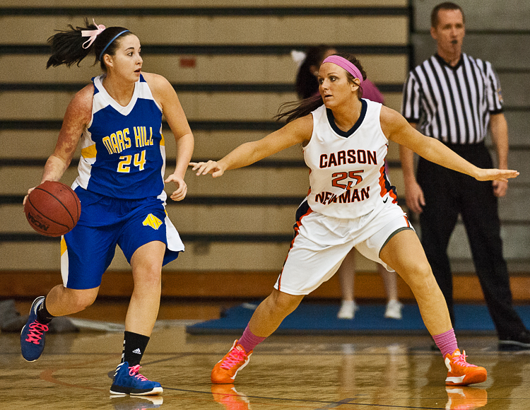 Lady Eagles Host Wingate for Senior Day