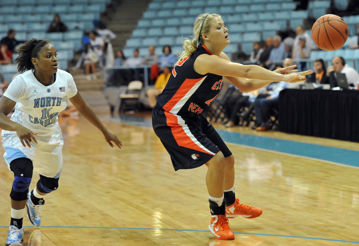 Lady Eagles fall at Newberry 75-66