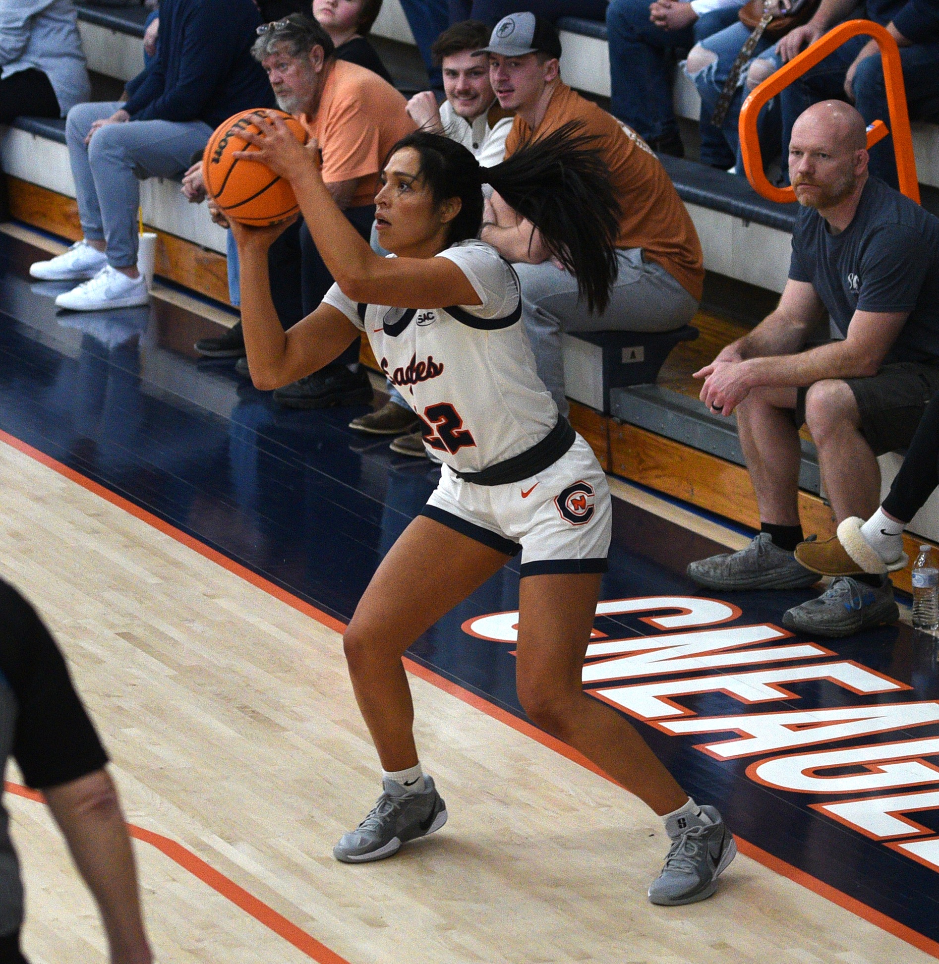 Lady Eagles back at Holt to host MHU
