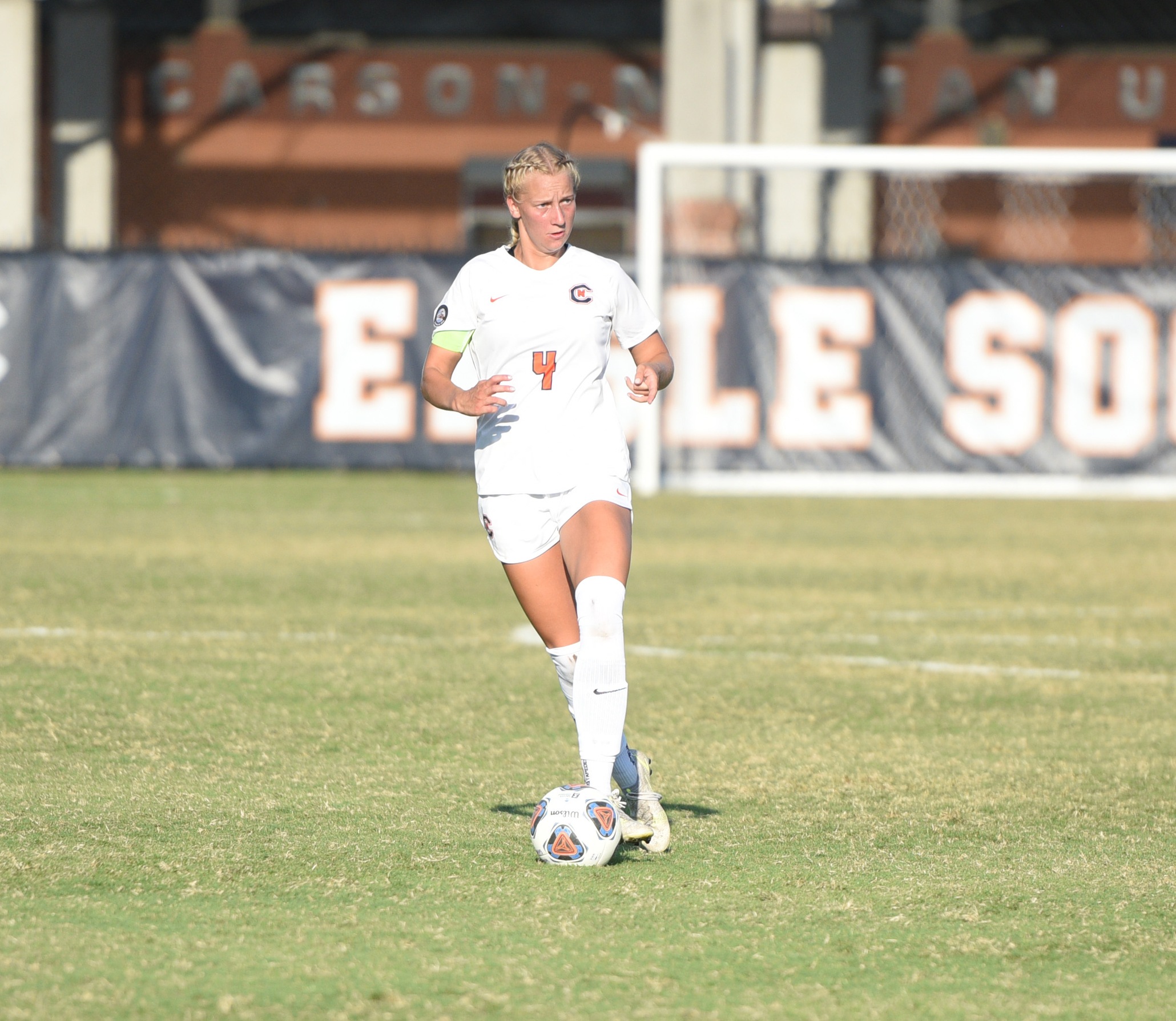 Kuper and Fields lead Eagles comeback over Pioneers