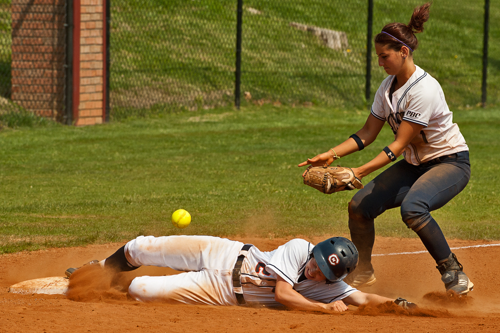 Lady Eagles split wild doubleheader with Georgia College