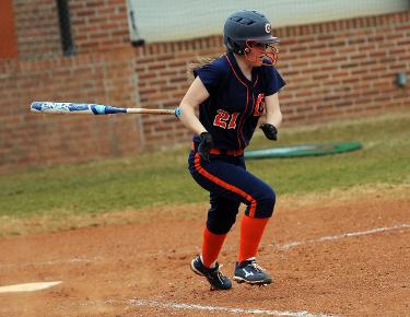 Hensley extends hit streak to 19, but Eagles drop pair of one-run contests at Mid-South Classic