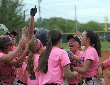Burnette&rsquo;s walk-off single gets Eagles 14th SAC title