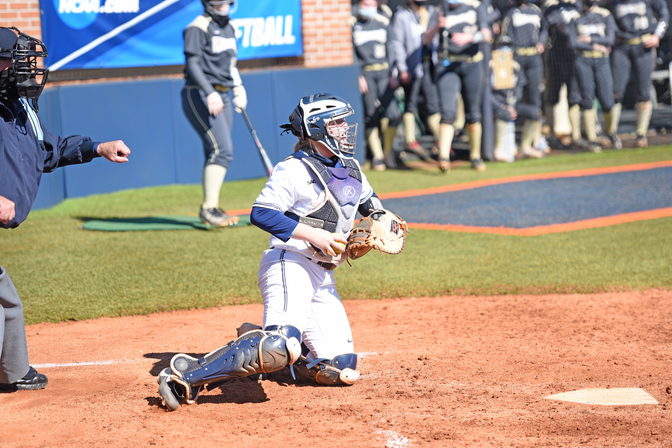 Eagles break out big bats, drill Dragons
