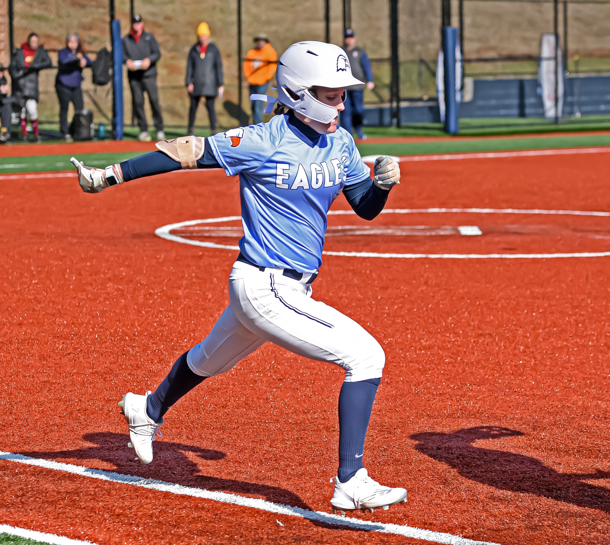 Cameron&rsquo;s late-inning lick takes win streak to seven