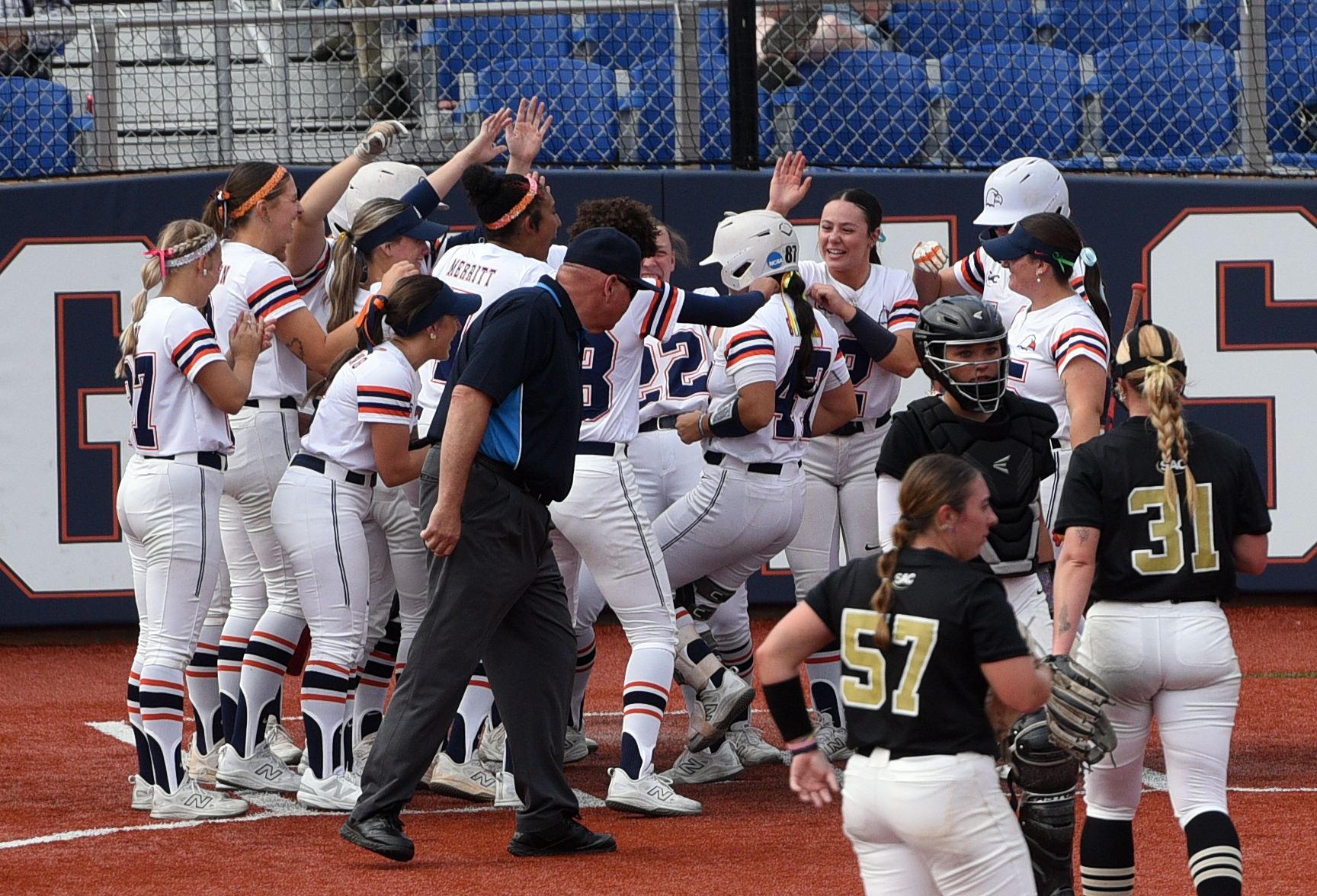 Abbi Martin&rsquo;s game-winning hit hands softball a split with Anderson
