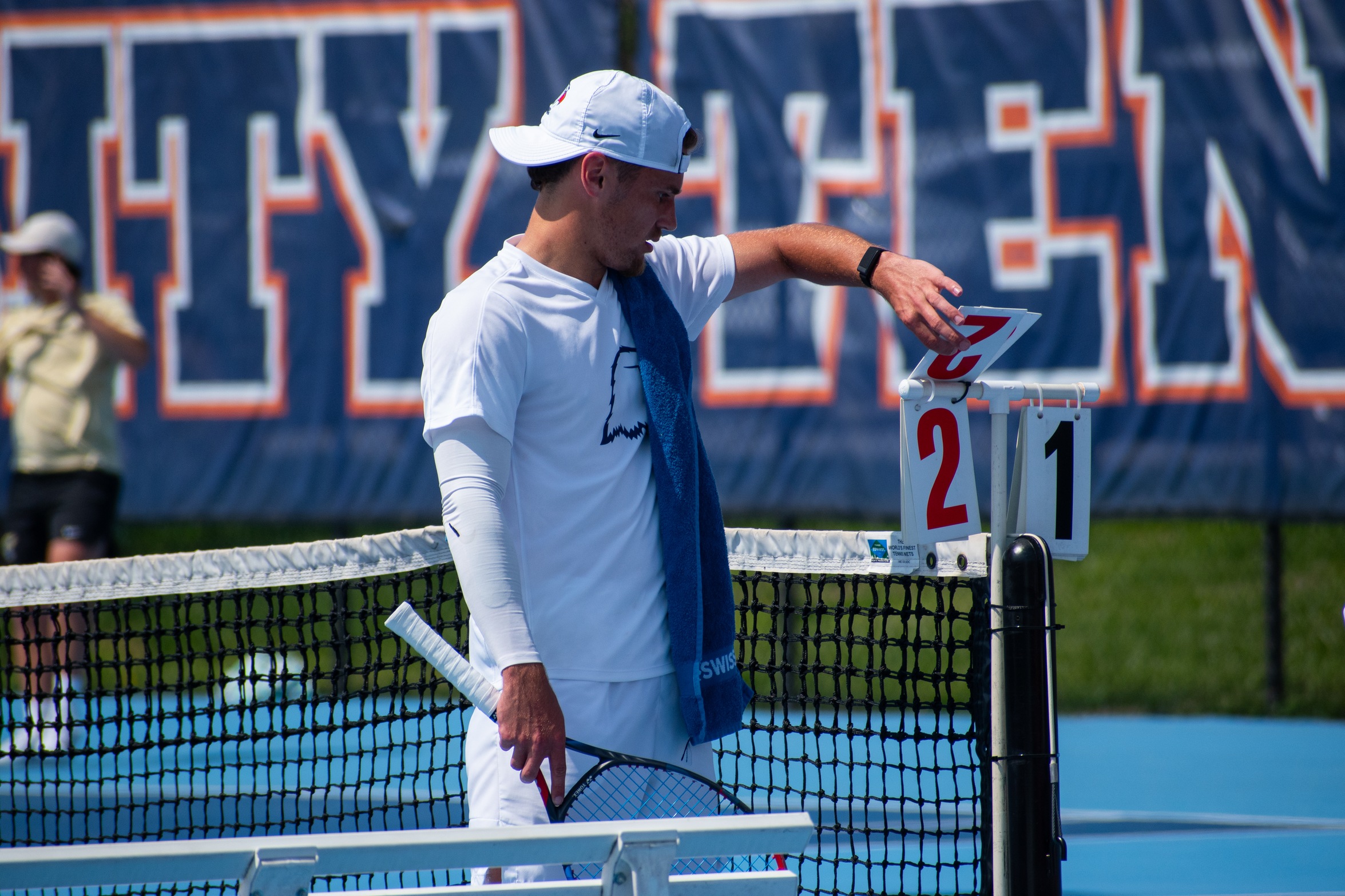 Tiebreaker ends men&rsquo;s tennis hopes at SAC win vs Anderson