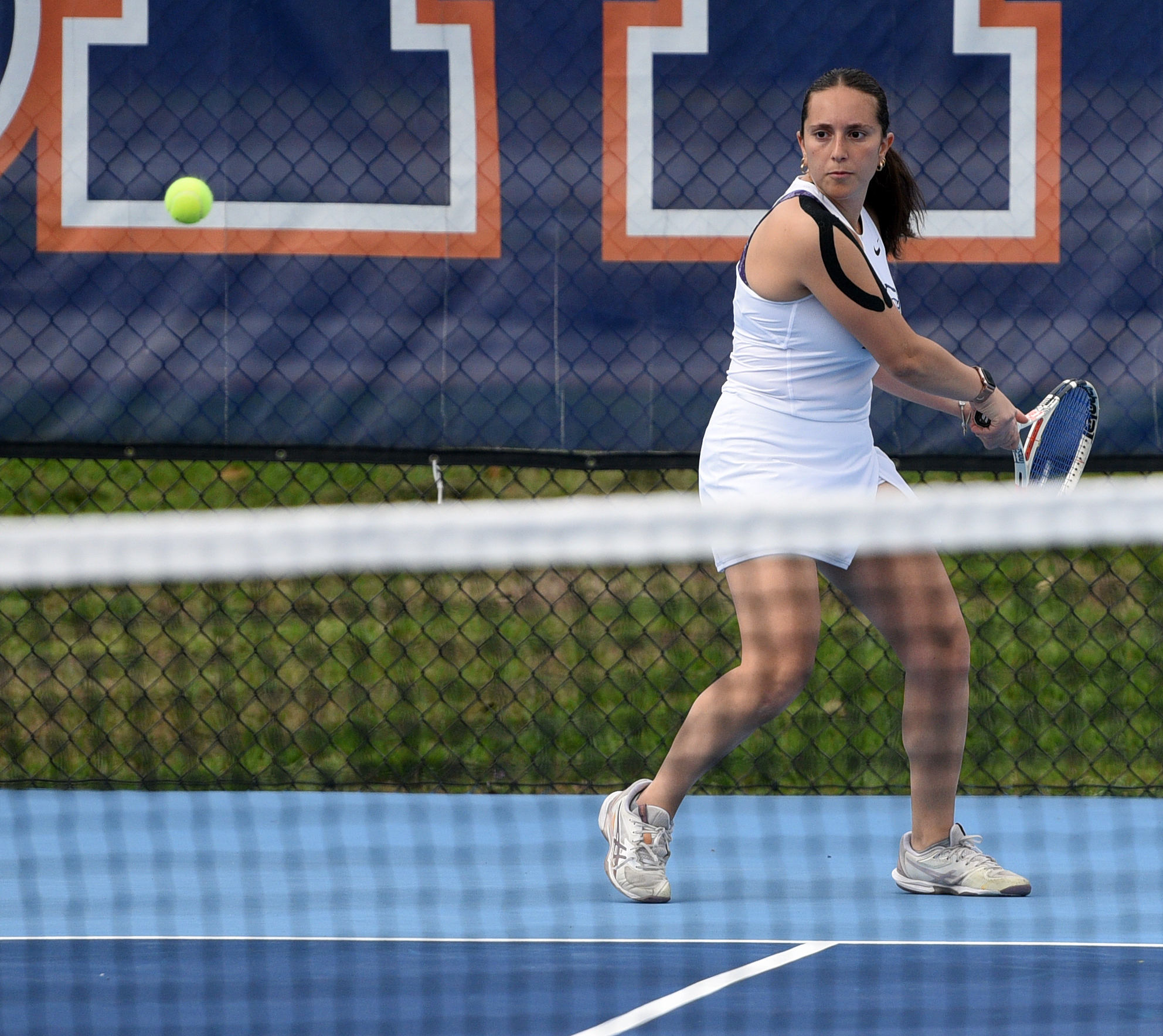 Lopers jump over the Eagles 5-2 in a non-conference match